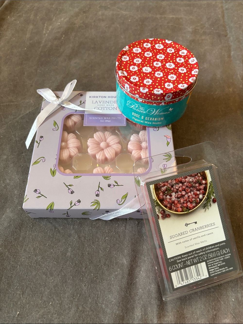 Lot of 3 packs wax melts inc:Lavender & cotton,Rose & geranium,sugared cranberry